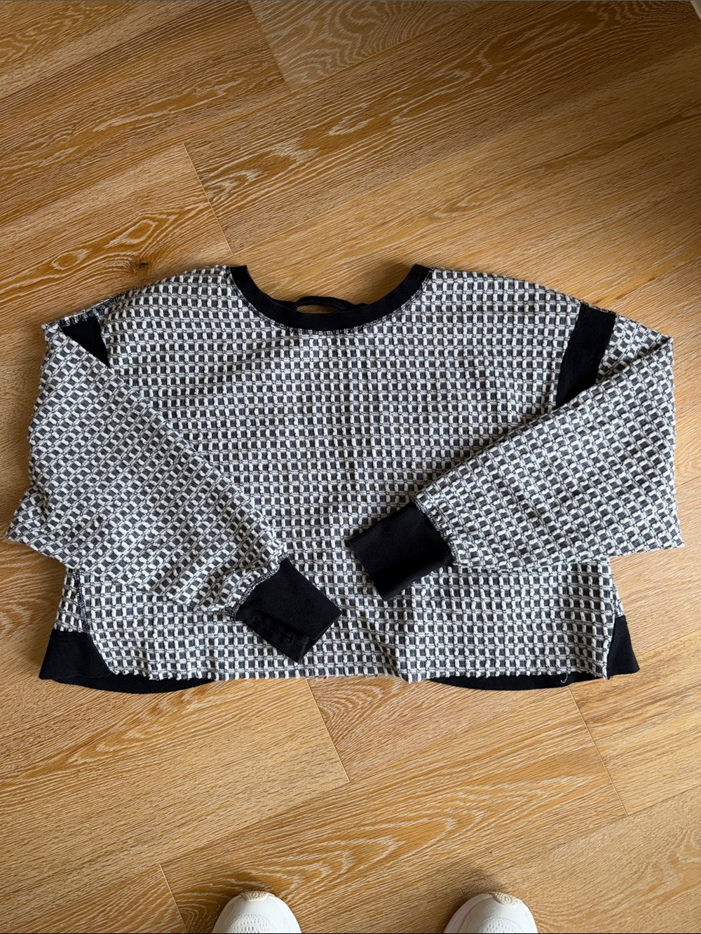 Black & White Patterned Cropped Sweater